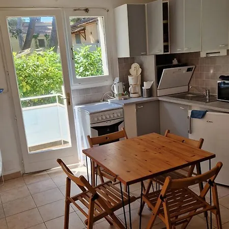 : 2 Pieces, Jardin Prive, Proche Et Port, Wifi, Parking - Fr-1-335-161 Hyères